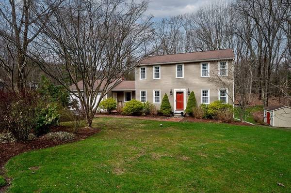 138 Fort Sumter Dr, Holden, MA 01520