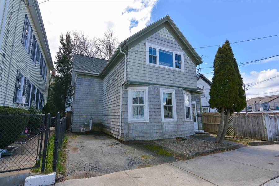 22 Chestnut Street, Beverly, MA 01915