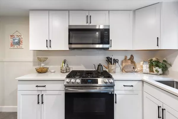 Lynnfield, MA 01940,823 Salem St