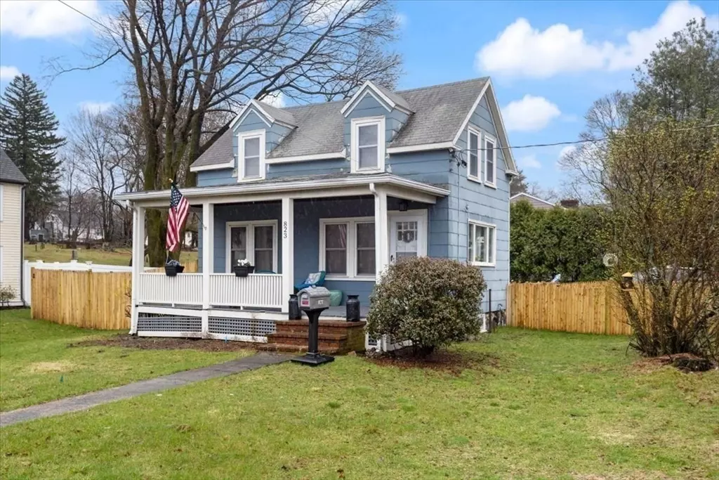 Lynnfield, MA 01940,823 Salem St