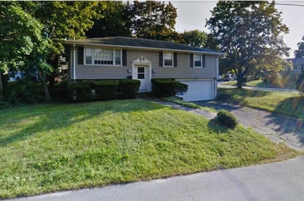 Lowell, MA 01852,39 Thorndike Rd