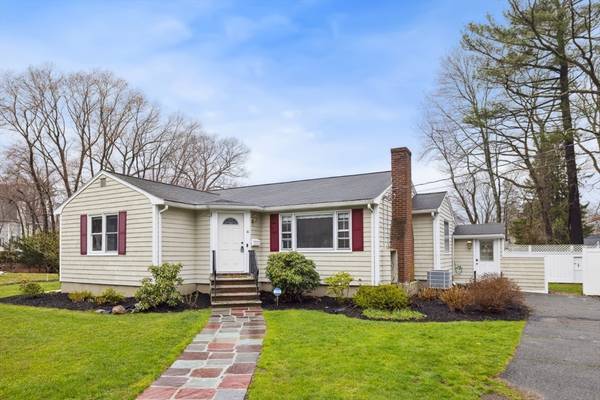 4 Trickett Road, Lynnfield, MA 01940