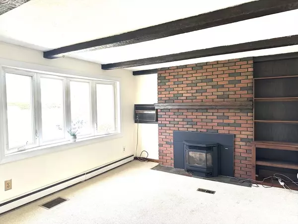 Ludlow, MA 01056,88 Pondview Dr