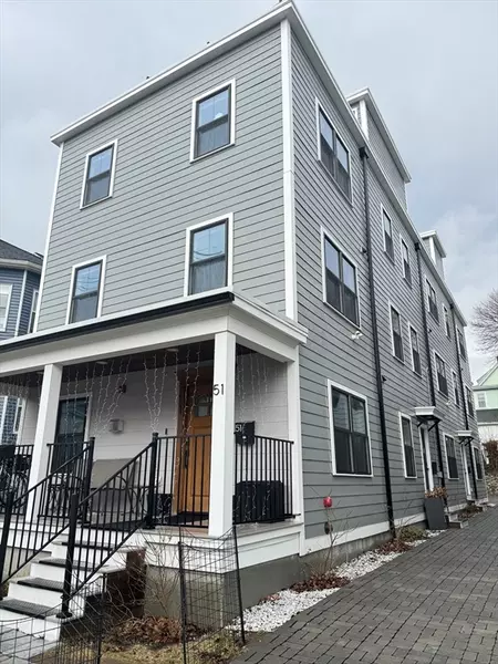 51 Oliver St #3, Somerville, MA 02145