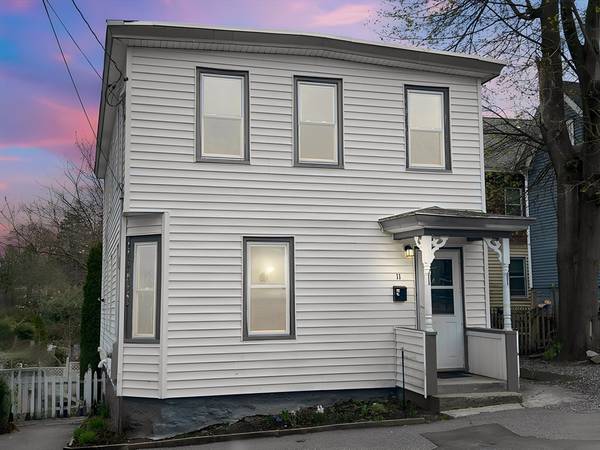 11 Hazel St, Lowell, MA 01852