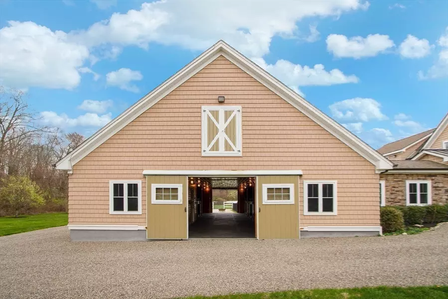 332 Mendon Street, Upton, MA 01568