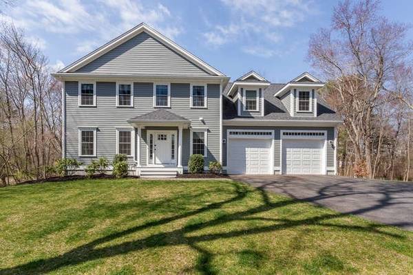 100 Harding St, Medfield, MA 02052