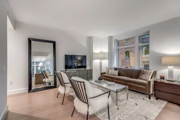 100 Lovejoy Wharf #4K, Boston, MA 02205