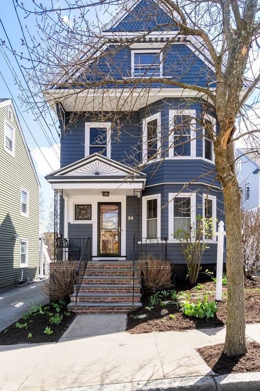 24 Greenville St, Somerville, MA 02143