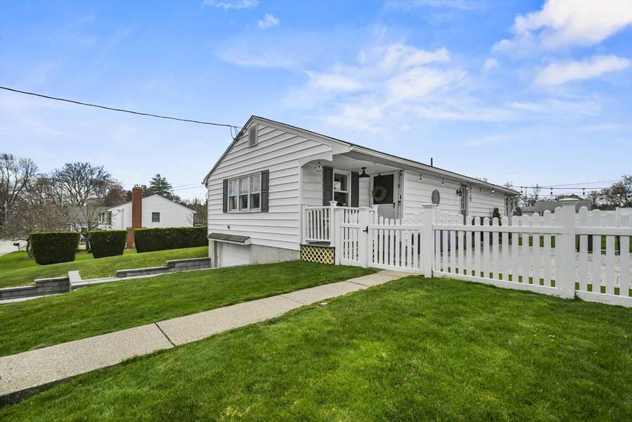 46 Highlandview Ave, East Longmeadow, MA 01028