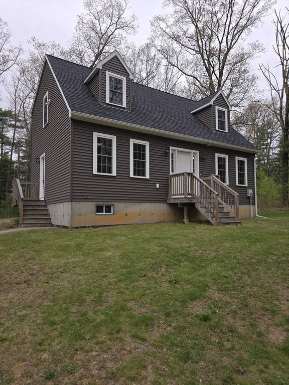 7 Davis Rd, West Brookfield, MA 01585