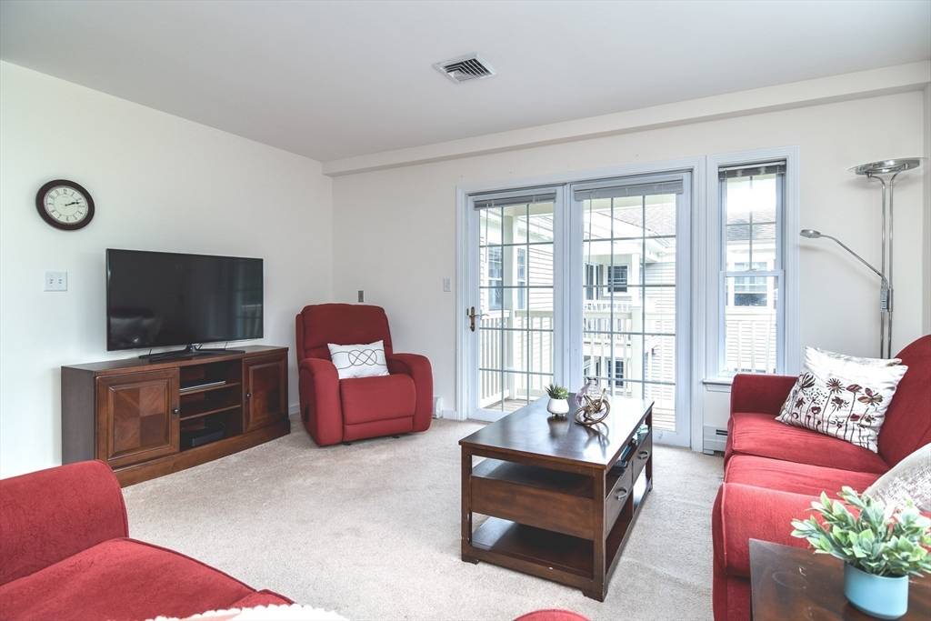 Stow, MA 01775,34 Meeting House Lane #302