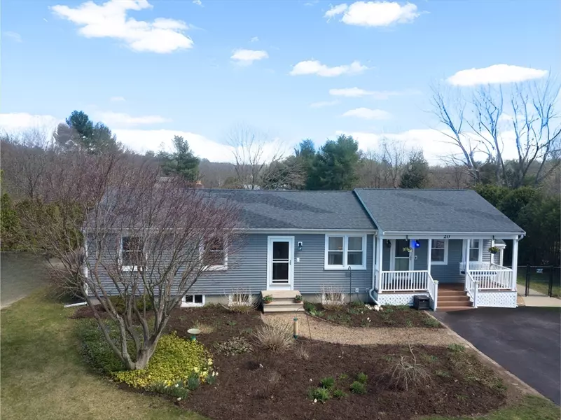 20 Bayview Ave, Berkley, MA 02779