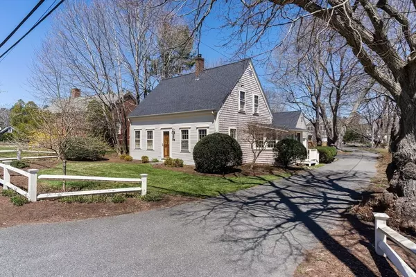 Duxbury, MA 02332,43 Chestnut Street