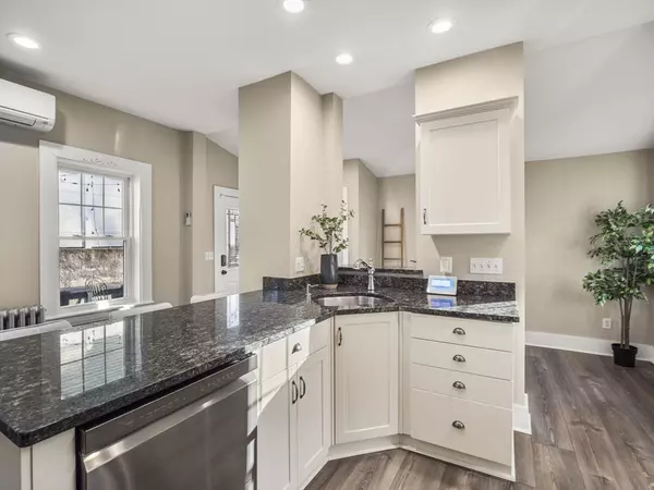 Andover, MA 01810,28 Shawsheen Rd