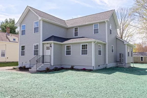 45 Pleasant St, Medfield, MA 02052