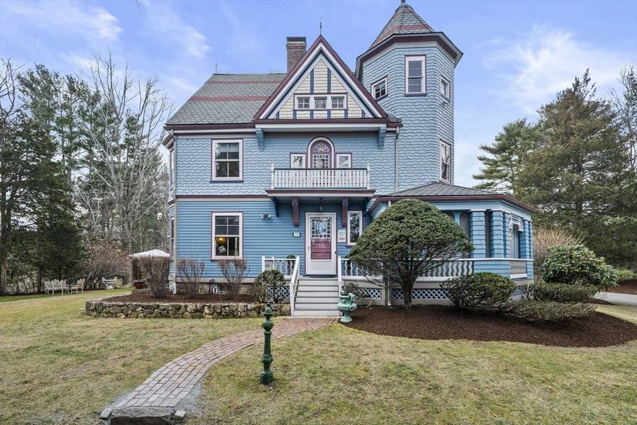 15 Belcher St, Sharon, MA 02067