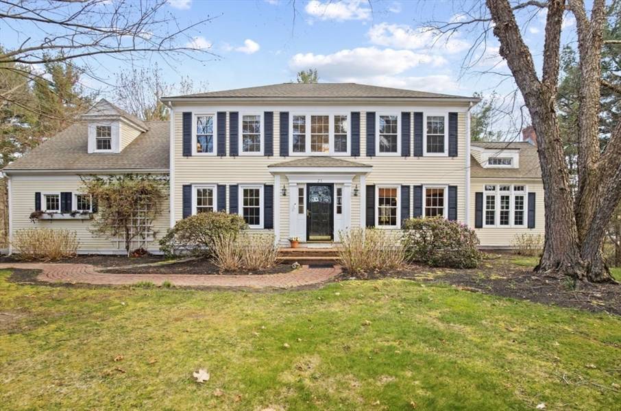 23 Wamsutta Path, Marshfield, MA 02050