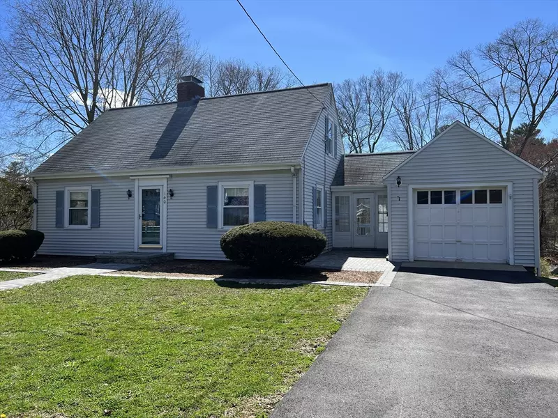 140 Dutcher St, Hopedale, MA 01747