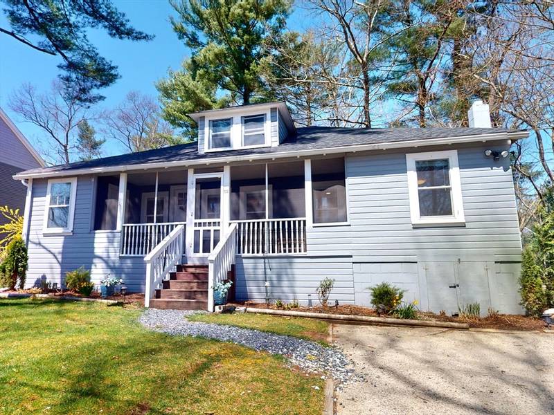 12 Bradford St, Duxbury, MA 02332