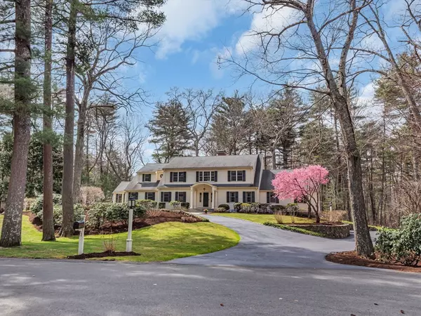 Weston, MA 02493,16 Buttonwood Ln