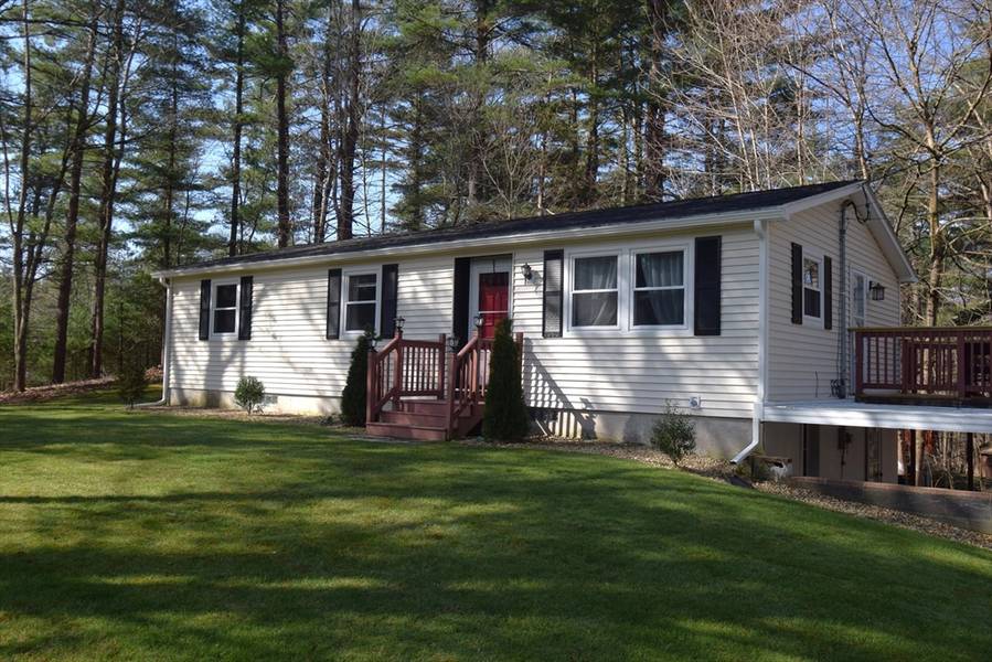 2 Bartlett Street, Newton, NH 03858