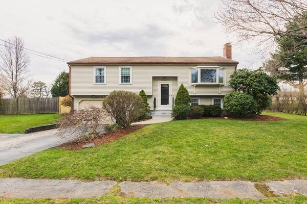 17 Winslow St, Shrewsbury, MA 01545