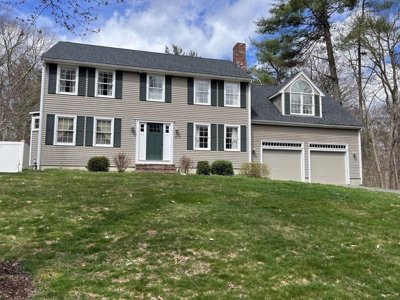 23 Roundtable Rd, Easton, MA 02356