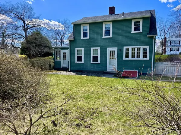 Sturbridge, MA 01566,16 Cedar St