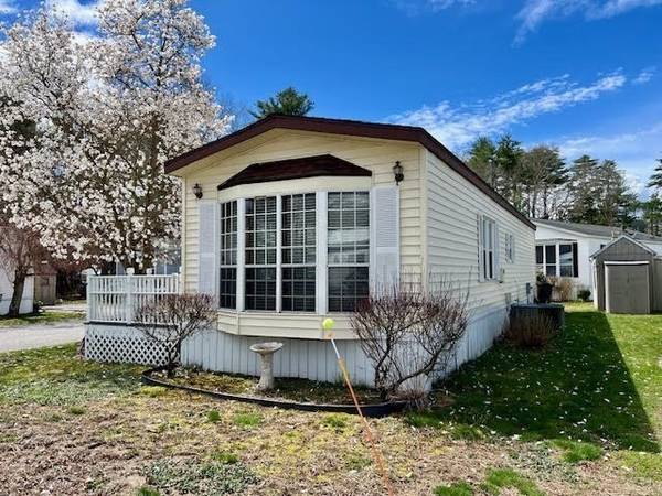 10 Robert Dr, Middleboro, MA 02347