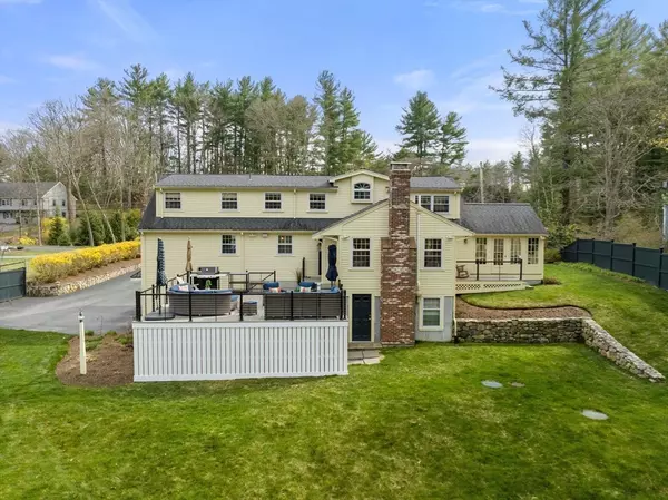 Weston, MA 02493,32 Hallett Hill Rd