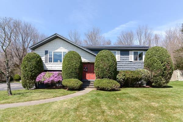 39 Westview Dr, Stoughton, MA 02072