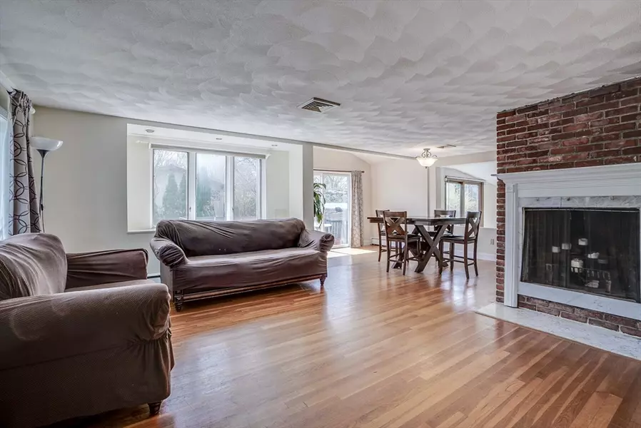 21 Sunrise Ave, Stoneham, MA 02180