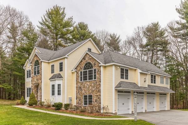 8 Pasho Rd, Billerica, MA 01821