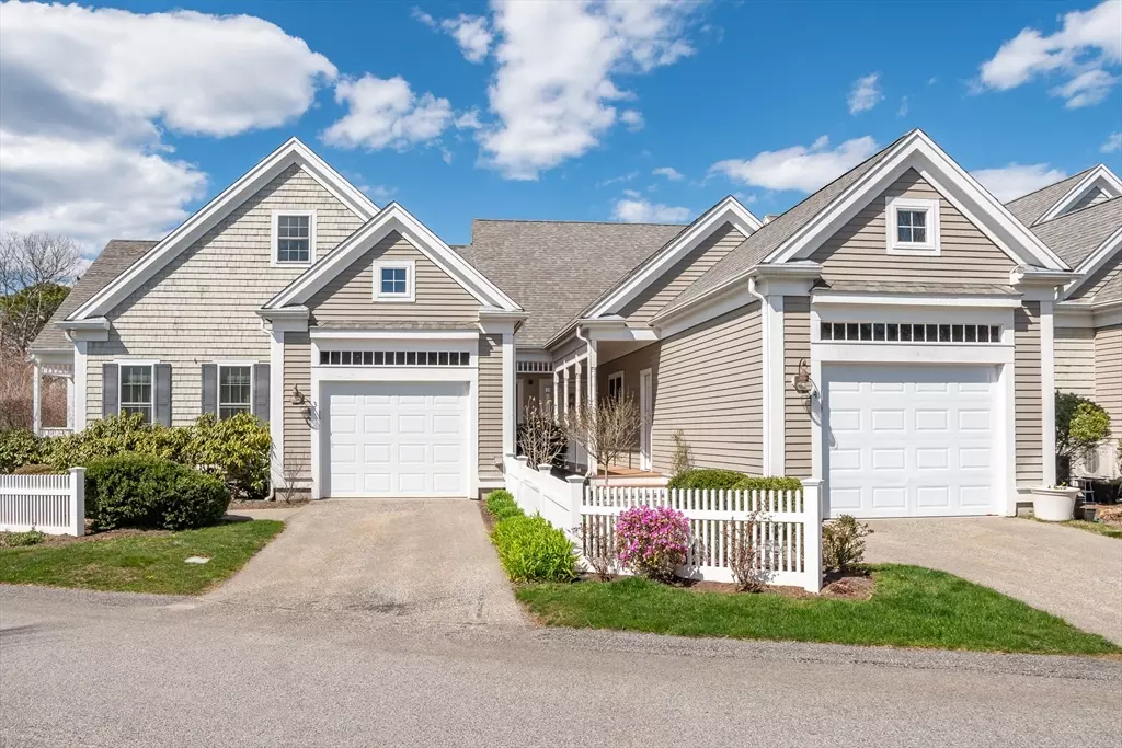 Bourne, MA 02532,4 Amberwood Court #212