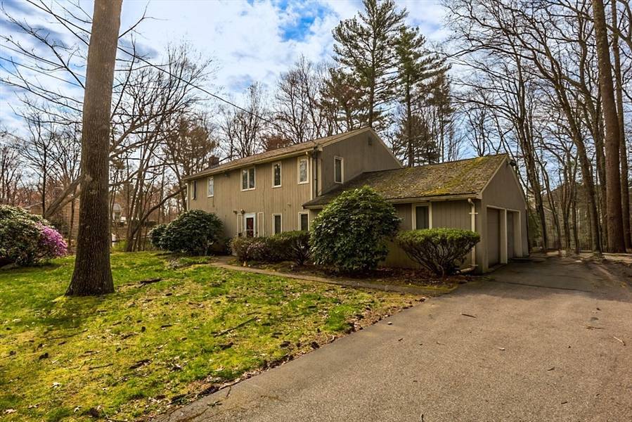 10 Beaver Dam Road, Easton, MA 02356