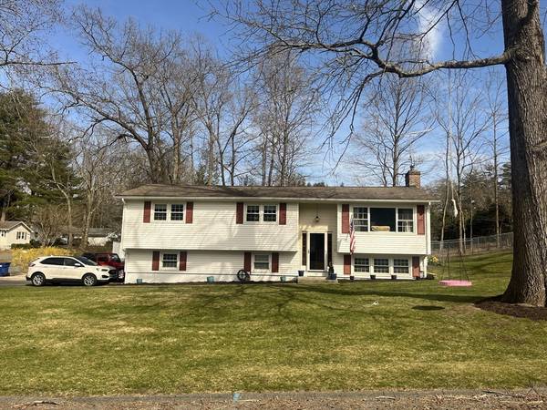 33 Westview Terr, Easthampton, MA 01027