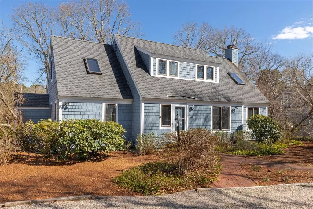 Mashpee, MA 02649,103 Summersea Rd