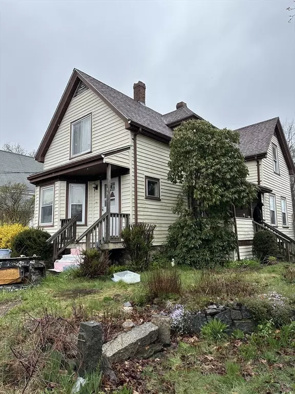 15 Forest St, Whitman, MA 02382