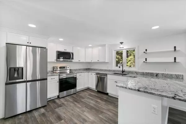 Kingston, NH 03848,25 Bartlett St