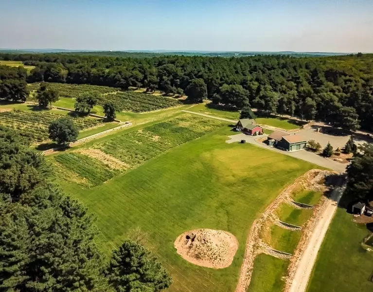 635 Highland St, Holliston, MA 01746