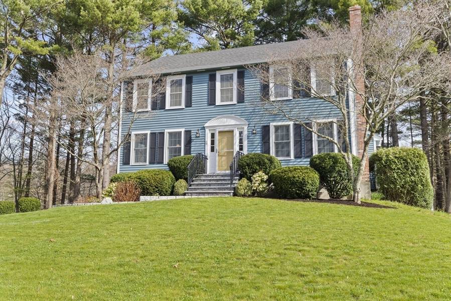 5 Lorraine Metcalf Drive, Wrentham, MA 02093