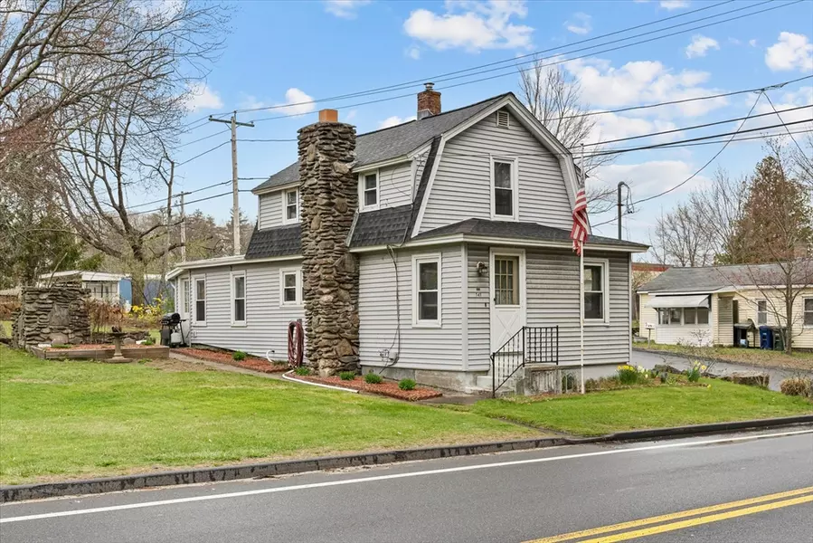 141 Willard St, Leominster, MA 01453