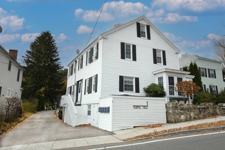 1 Merrimac St #4, Amesbury, MA 01913