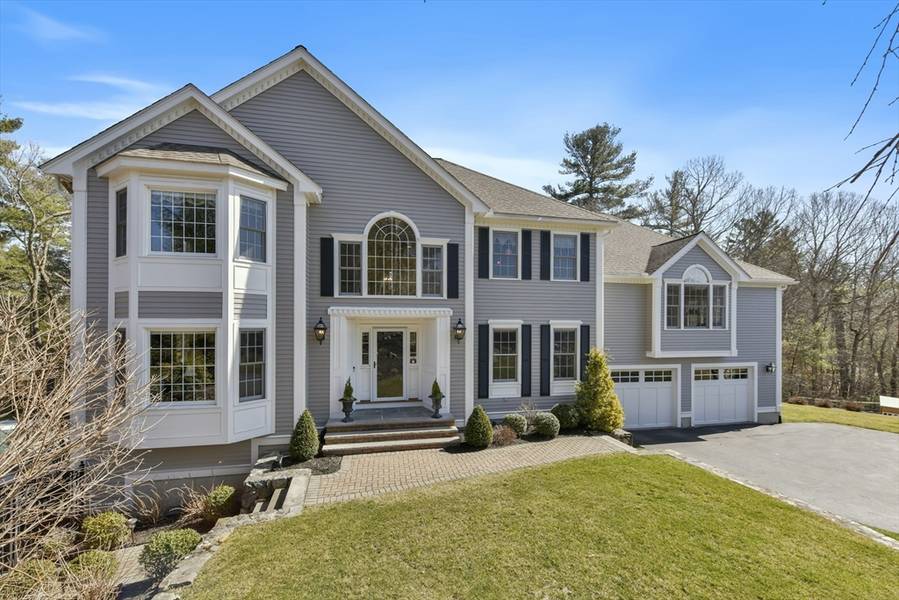 84 Sugarcane Ln, North Andover, MA 01845