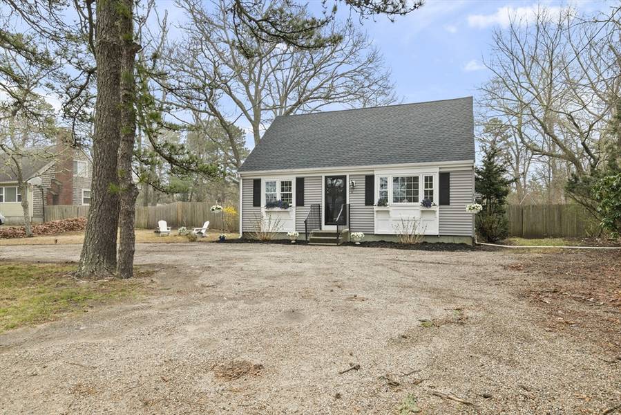 18 Linwood Ave, Wareham, MA 02571