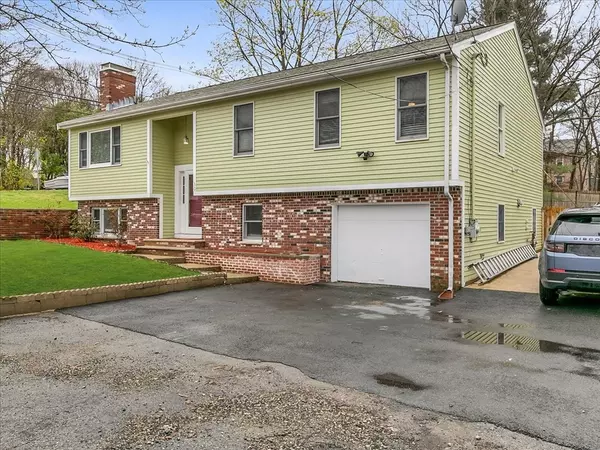 30 Lindenwood Rd, Stoneham, MA 02180