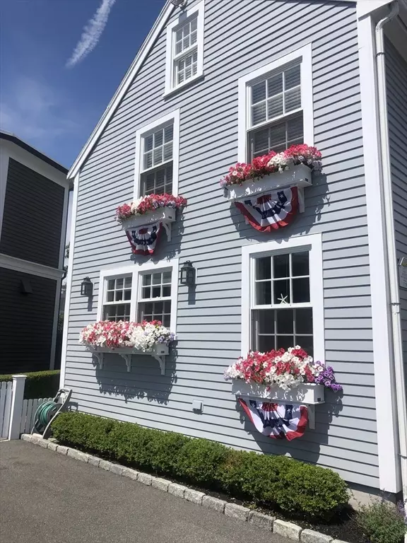 Marblehead, MA 01945,37 Franklin St