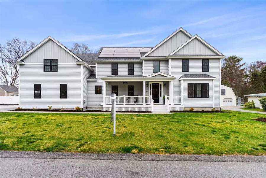 47 Cresthaven Dr, Burlington, MA 01803