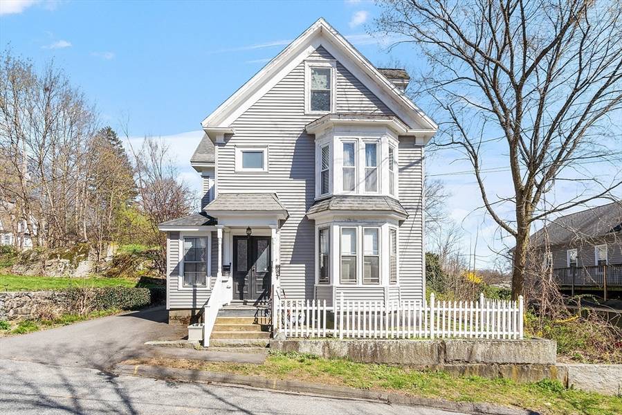 19 Columbia St, Ayer, MA 01432